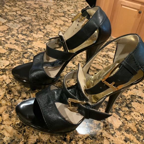 Heels - Picture 2 of 4